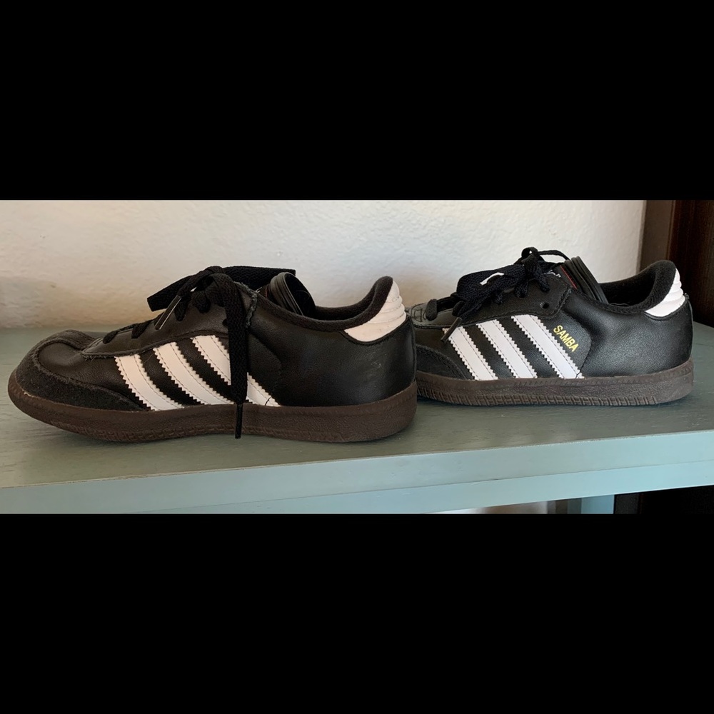 Nearly perfect Size 1 youth adidas Samba sneakers.